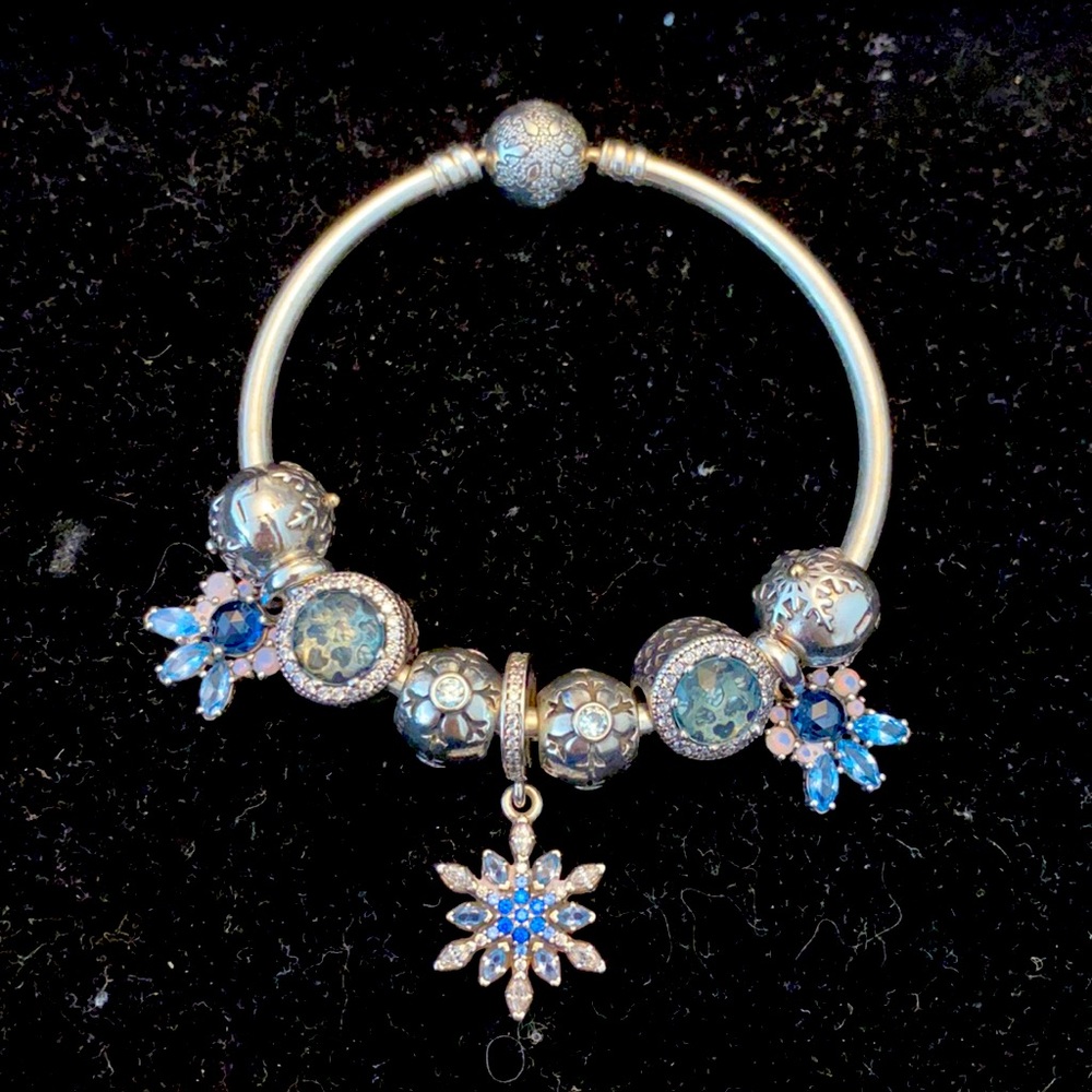 Pandora sparkling snowflake completed bracelet